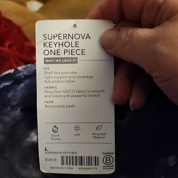 Athleta SuperNova Keyhole One Piece - New - Picture 3 of 3